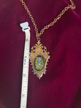 Load image into Gallery viewer, Hourglass with Vines