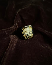 Load image into Gallery viewer, Golden Laurel Skull Ring
