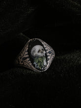 Load image into Gallery viewer, Dainty Skull Ring size 5-9