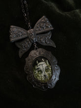 Load image into Gallery viewer, Black Cat Memorial Pendant with Bow