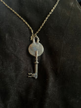 Load image into Gallery viewer, Pond Skull Key

