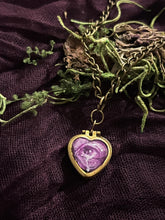 Load image into Gallery viewer, Pink lovers eye locket

