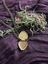 Load image into Gallery viewer, Pink lovers eye locket
