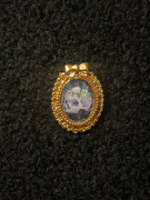 Load image into Gallery viewer, Skull Vase Print
