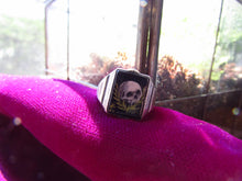 Load image into Gallery viewer, Dainty Skull Ring size 5-9
