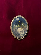 Load image into Gallery viewer, Memorial Skull Brooch
