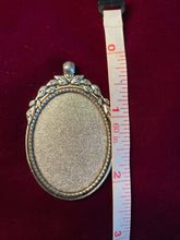 Load image into Gallery viewer, Custom Painted Botanical Victorian Pendant
